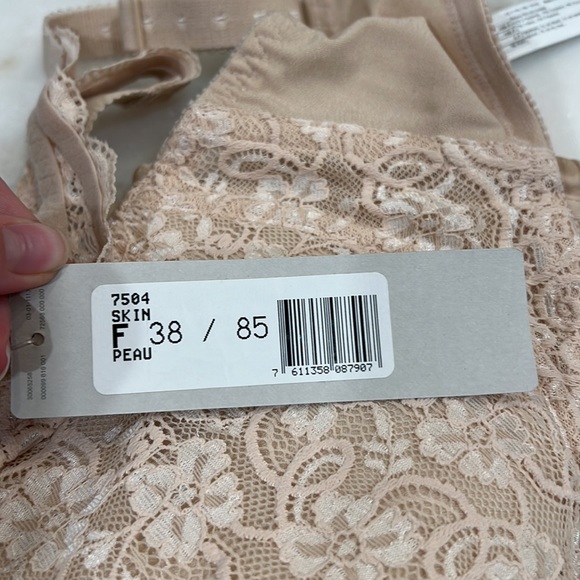 38F nude bra new with tags. Embroidered. - Picture 4 of 4